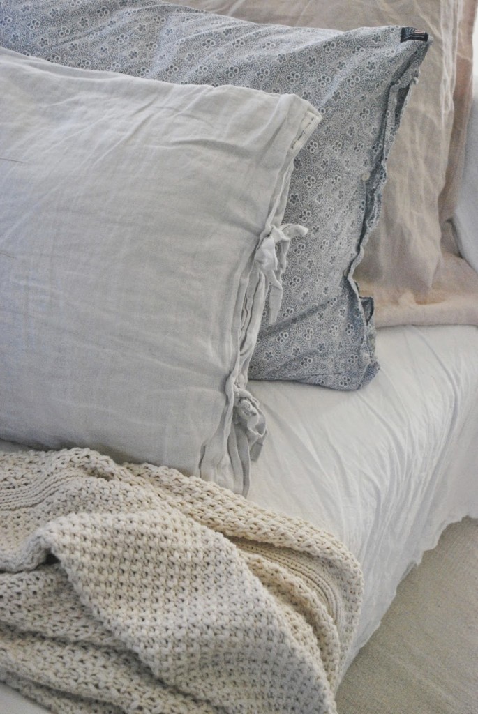 bedding-textile-with-a-cottage-flair